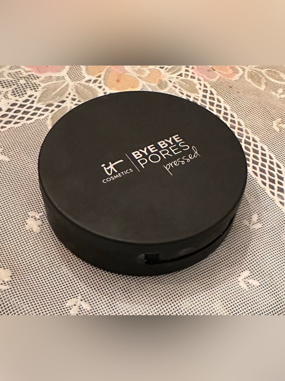 IT Cosmetics Bye Bye Pores Pressed Powder